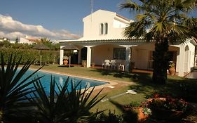 Luxury 3 Bedroom Villa With Private Pool